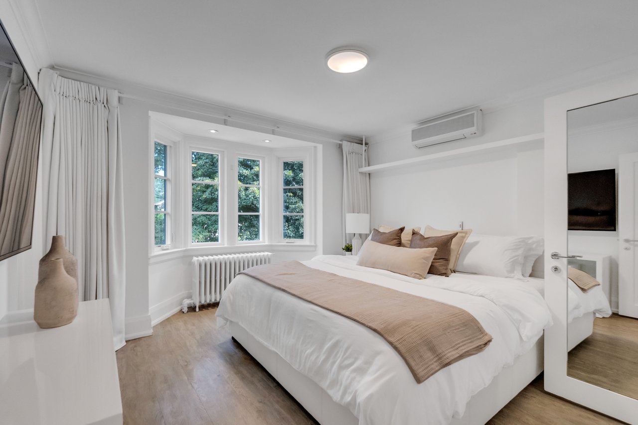 Gorgeous Upgraded Residence