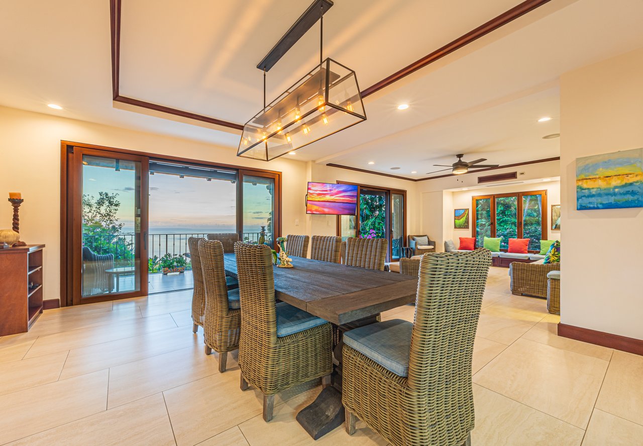 Nido Escondido, Playa Dominical