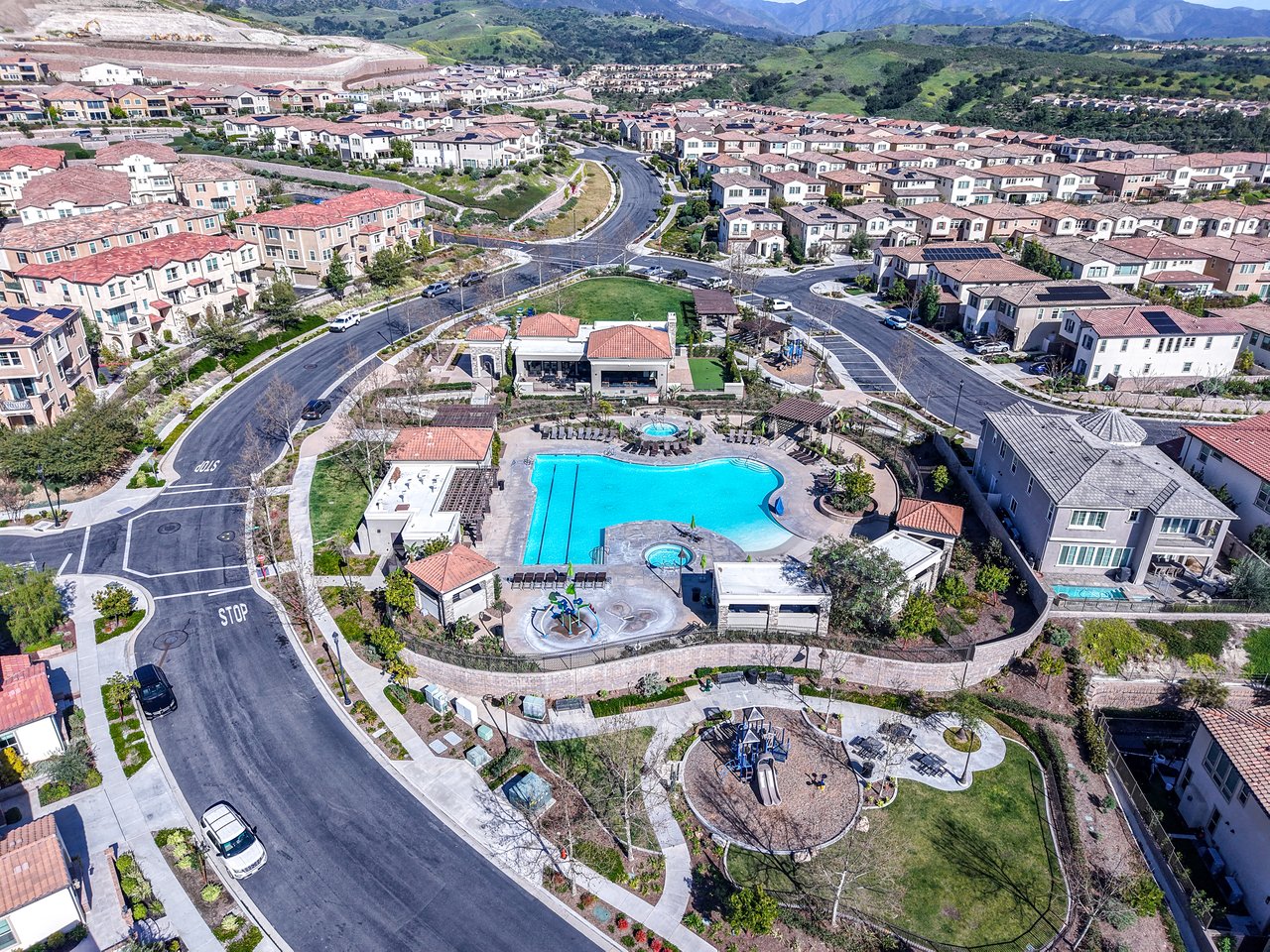 608 White Oaks, Lake Forest