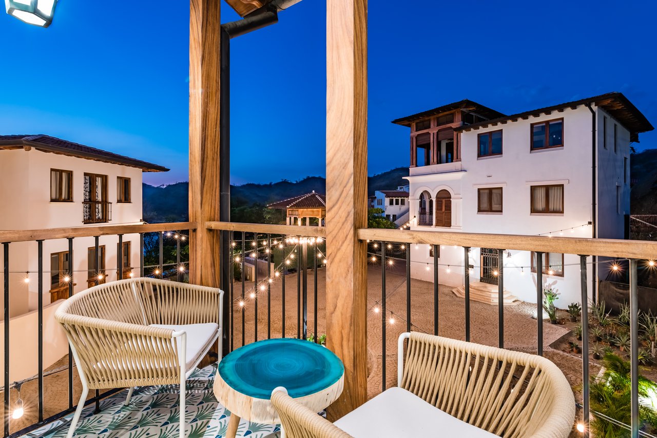 Casa Acuarela | 17 Calle Cartagena: A Vibrant 4-Bedroom Retreat Steps from Playa Danta in the Heart of Las Catalinas