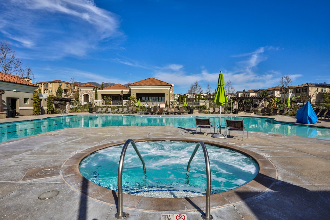 608 White Oaks, Lake Forest