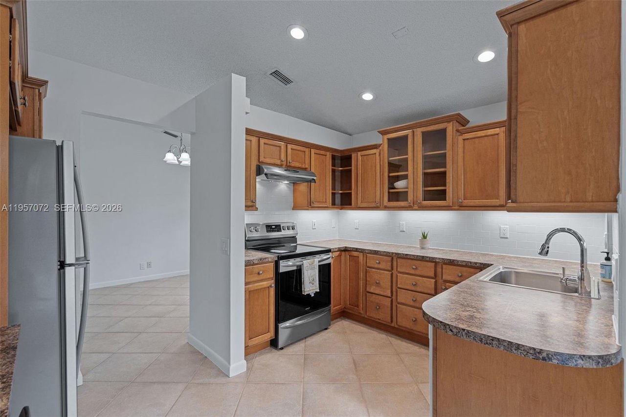 332 Bridgeton-road-weston-fl-home-kitchen-for-sale