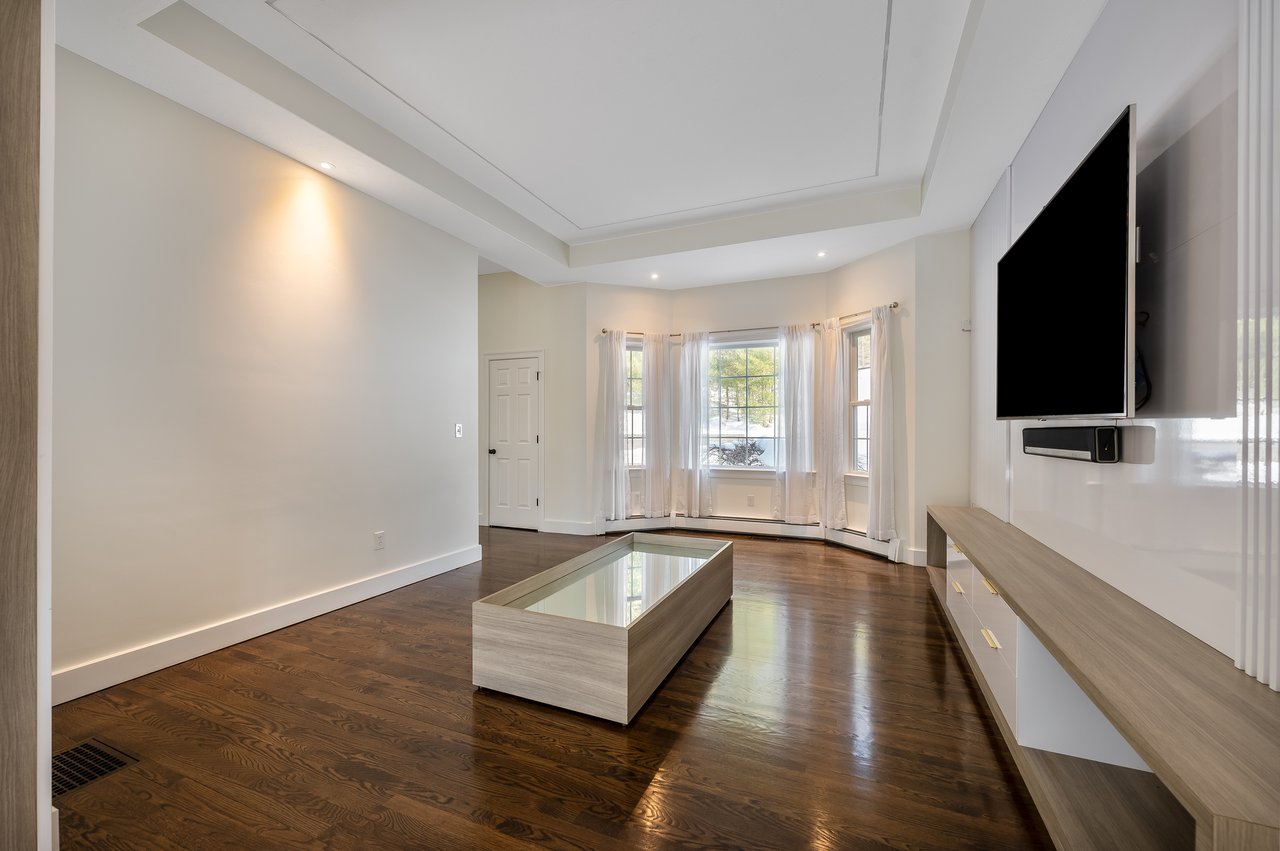 25 Collins Rd