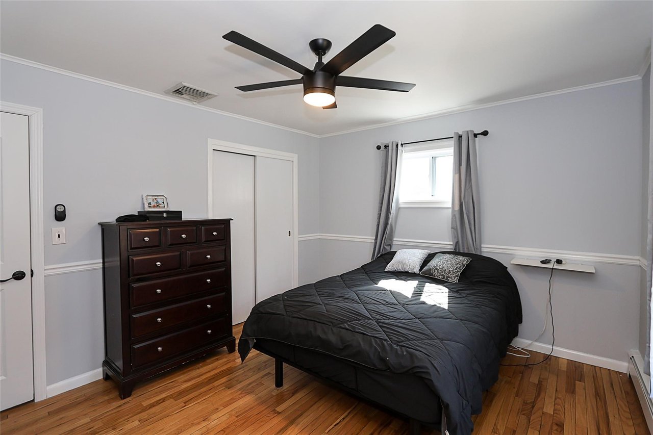 21 Peconic Rd