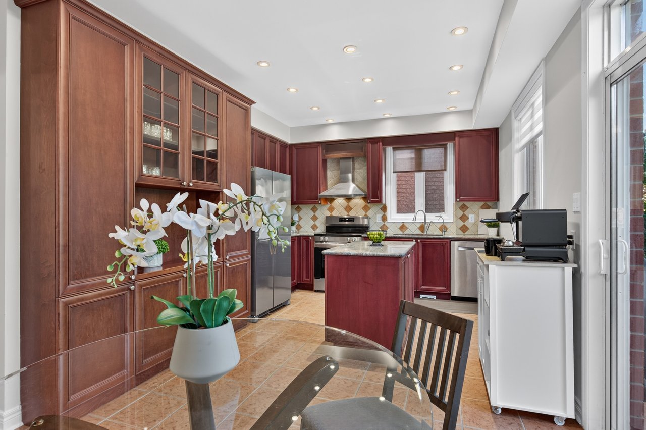 2201 Lapsley Crescent, Oakville