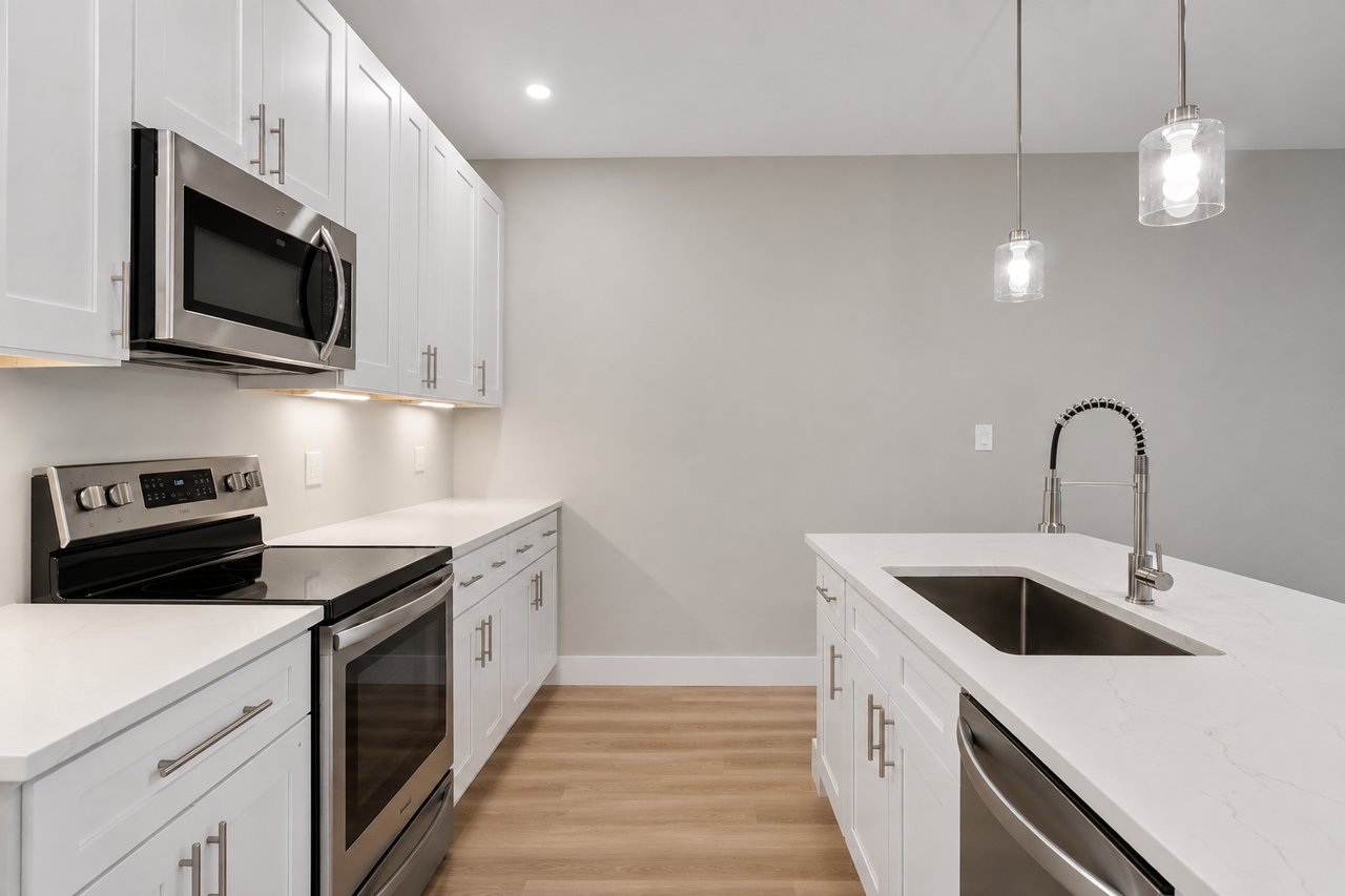 298 Main Street, 2E