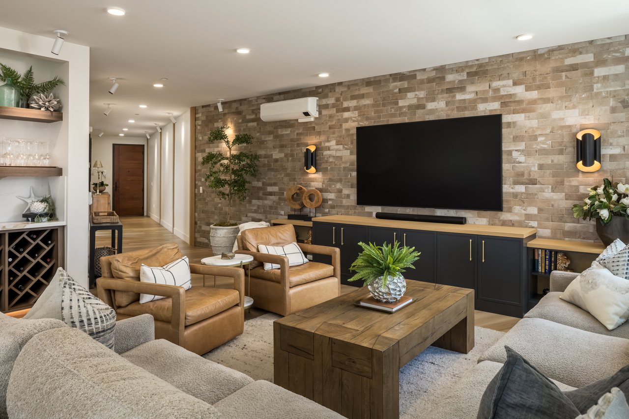  Downtown Carlsbad Coastal Residence 