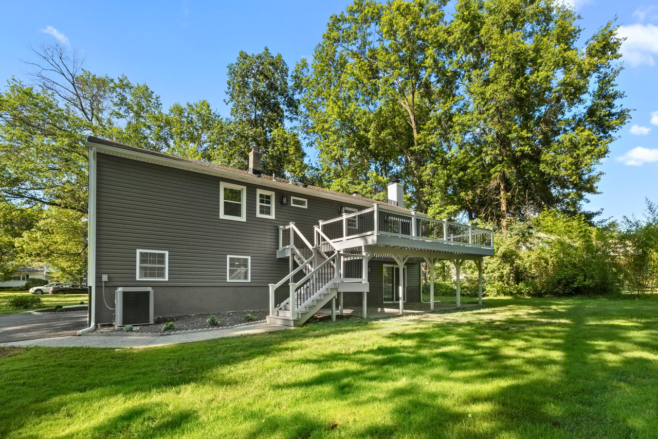 19 Marilyn St