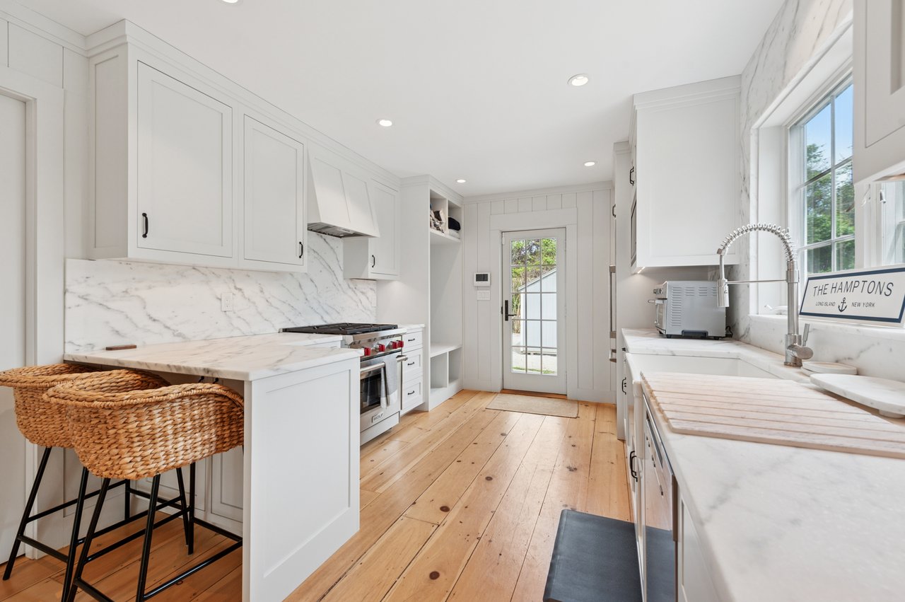 11 Sawasett Avenue