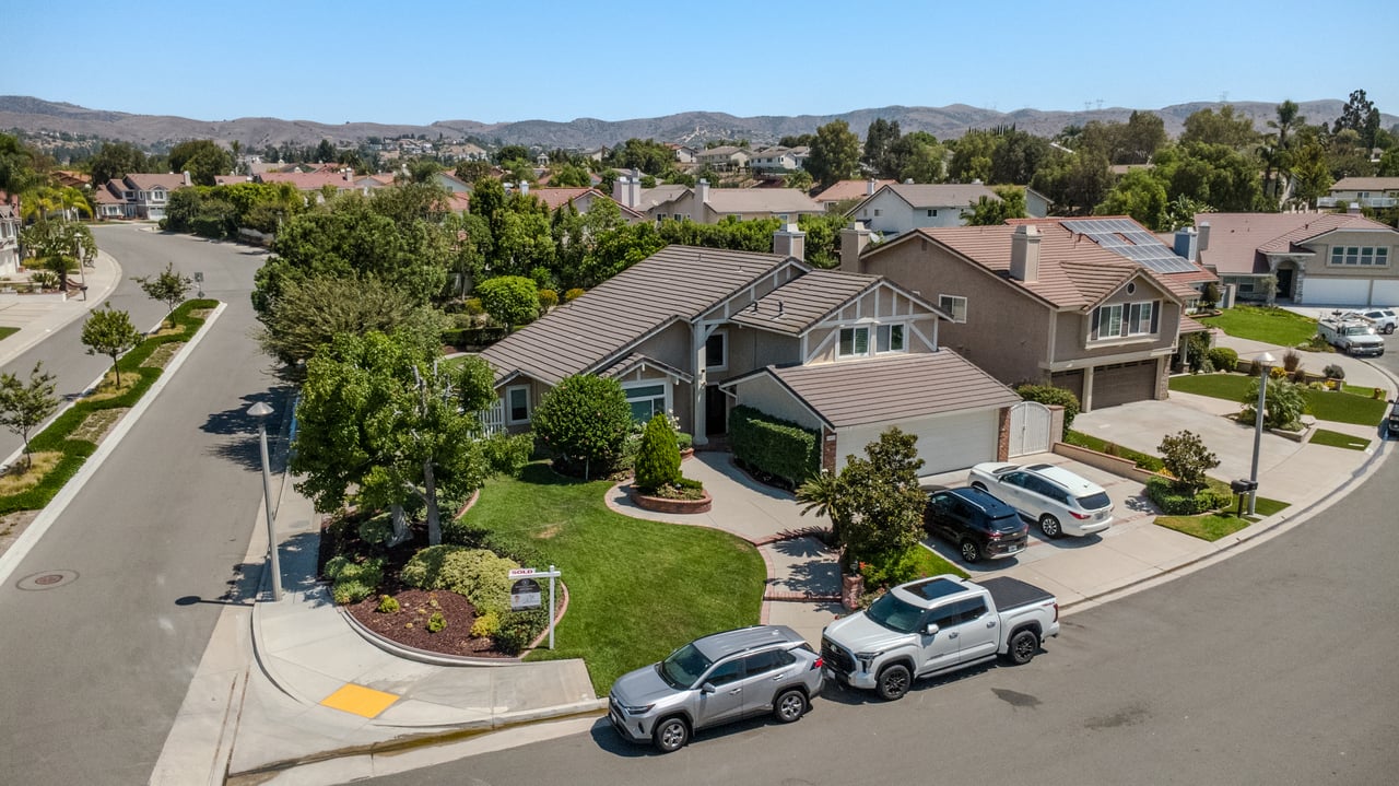 20525 Via Campanas