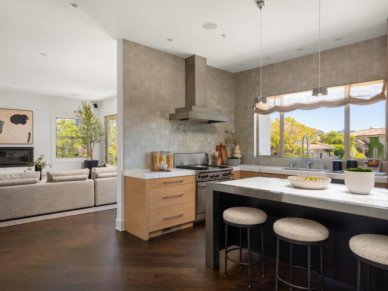 Architectural Modernism, Bay Views, and Exceptional Outdoor Living