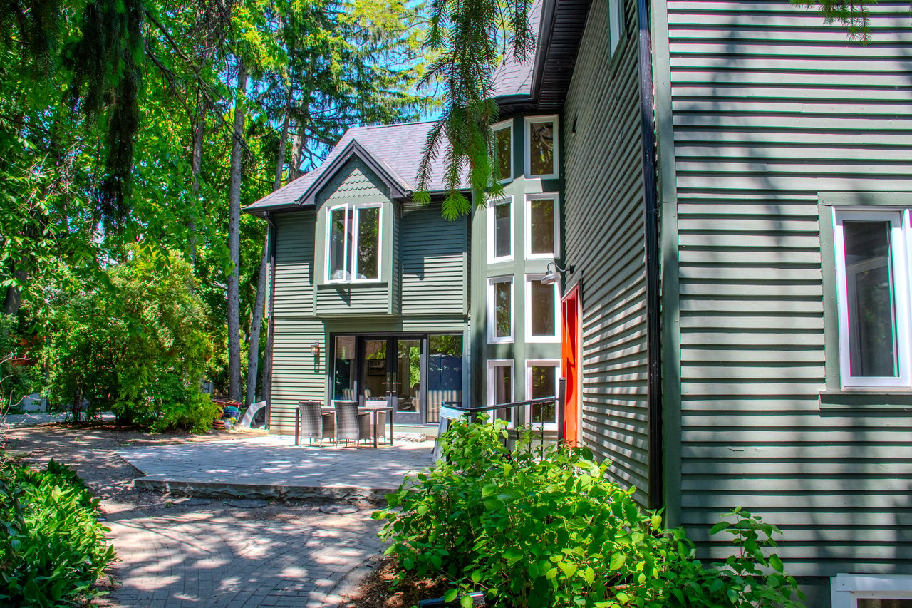 10 Springbank Ave