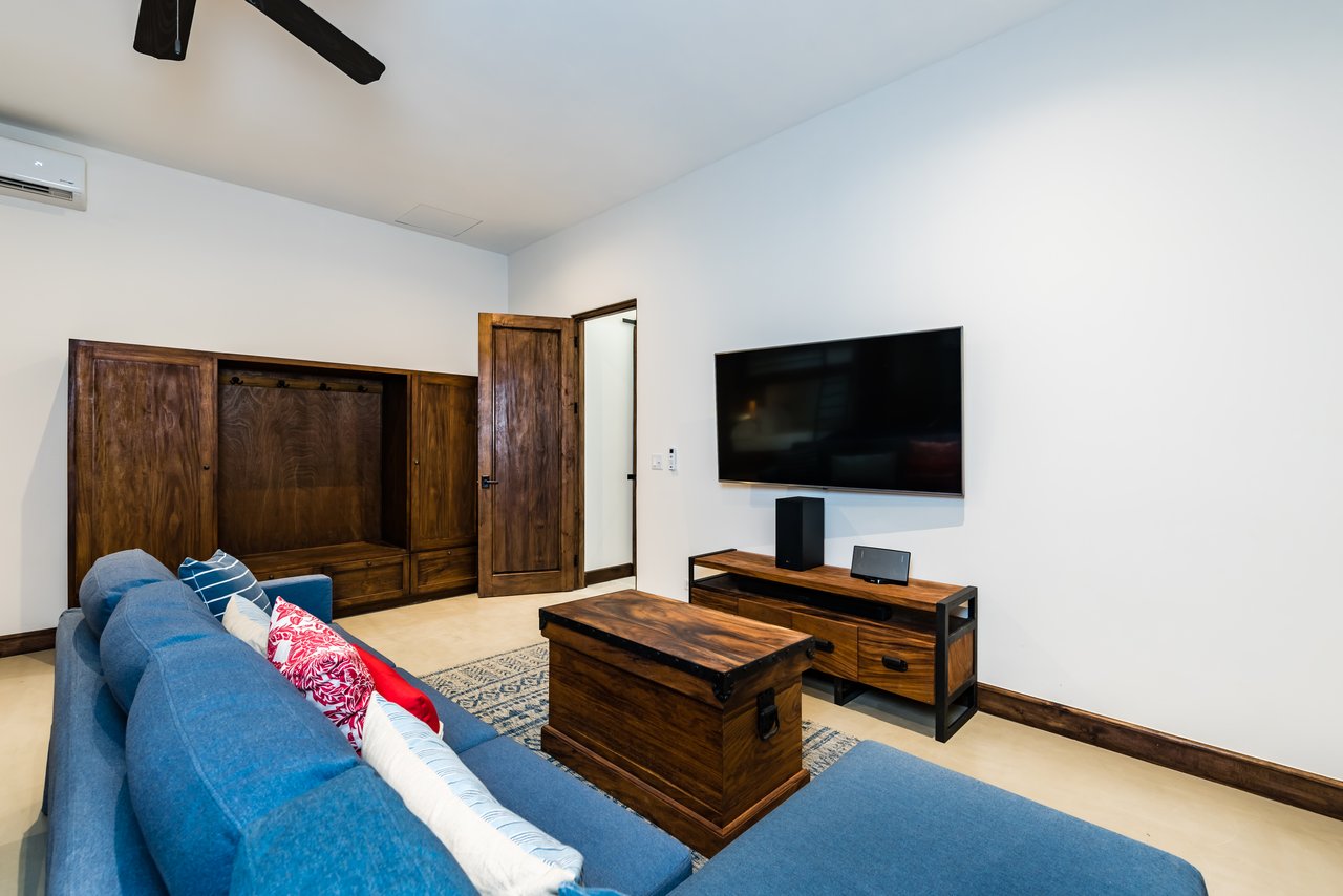 Casa Acuarela | 17 Calle Cartagena: A Vibrant 4-Bedroom Retreat Steps from Playa Danta in the Heart of Las Catalinas