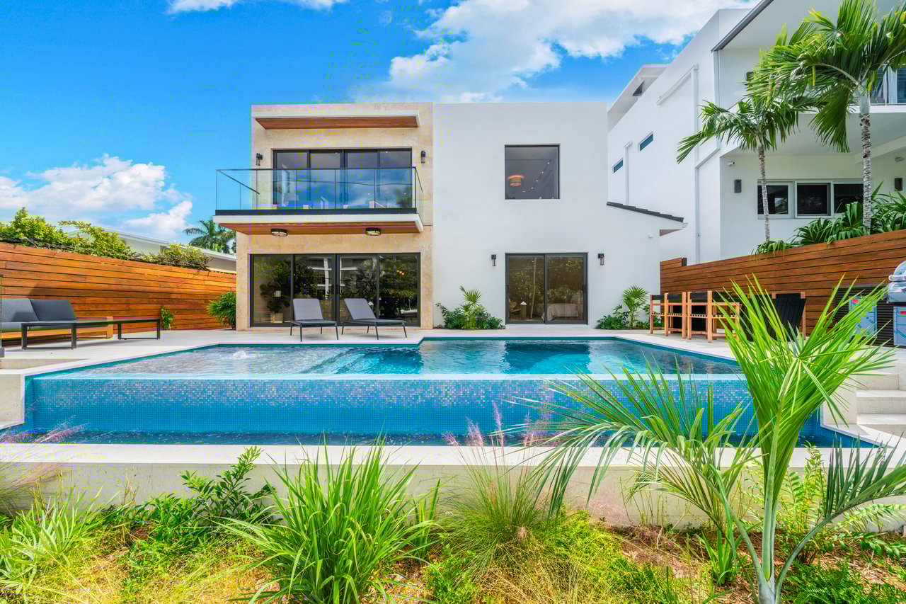 1815 Fairhaven Pl, Miami