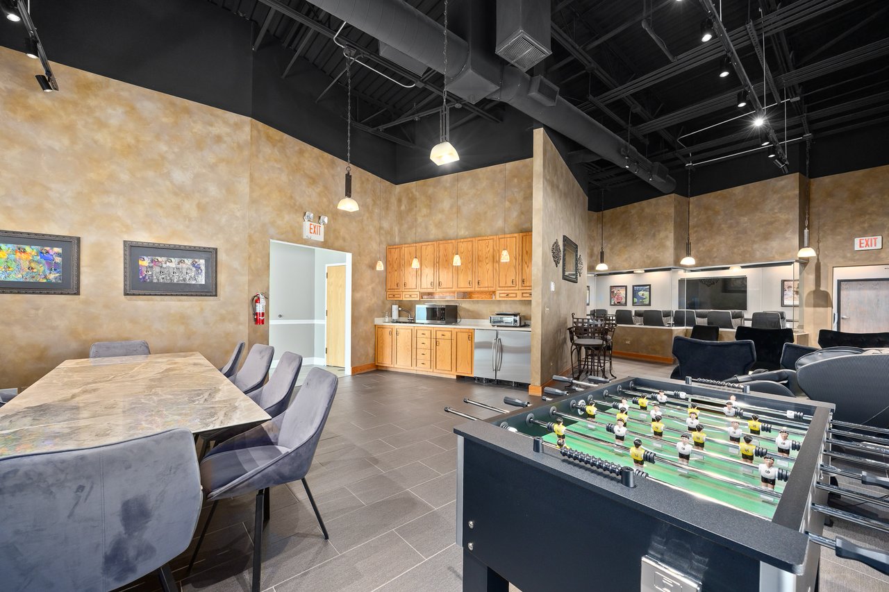 2005 S Bloomingdale Road Unit: G