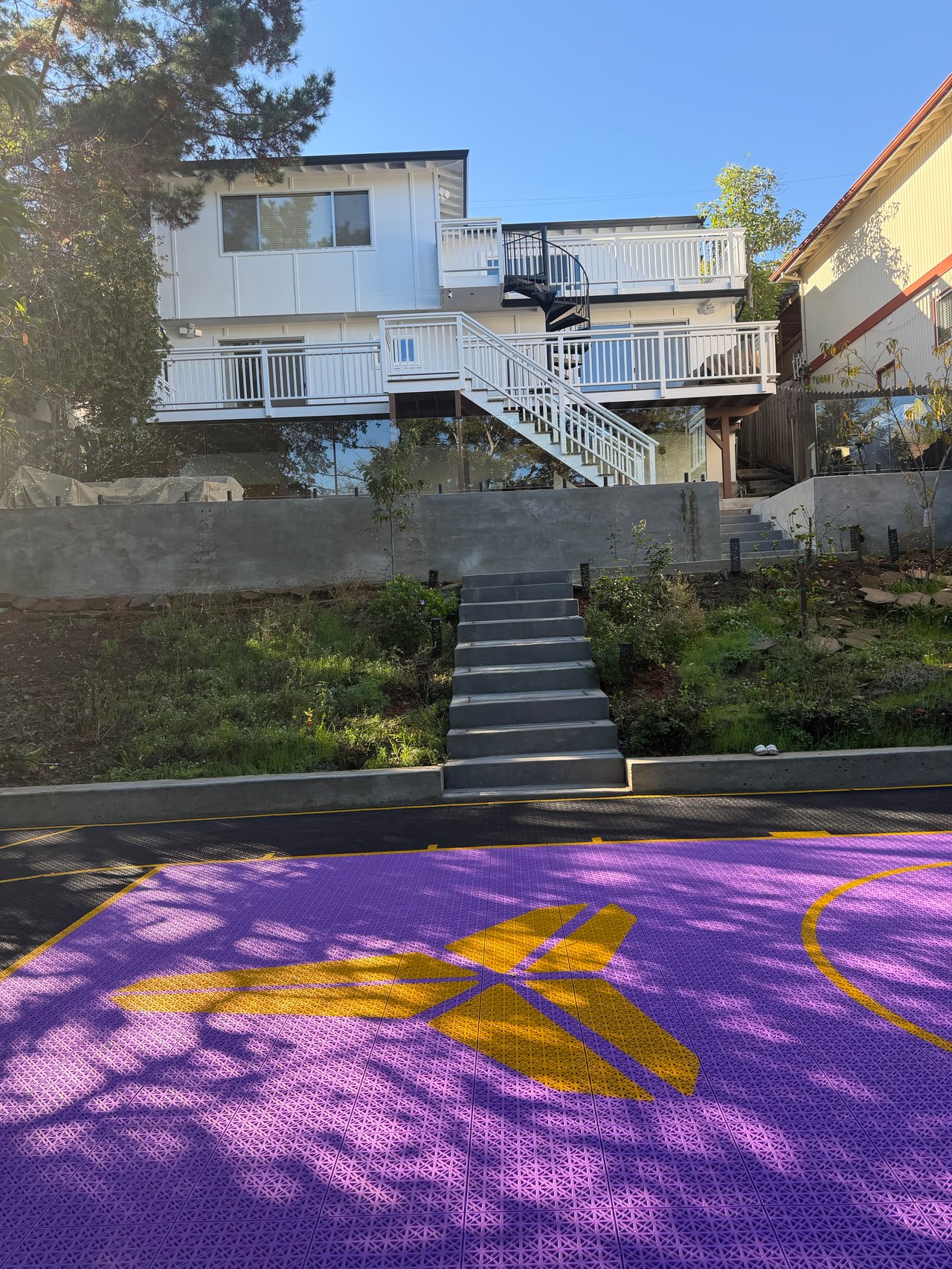 1081 Sunset Dr San Carlos