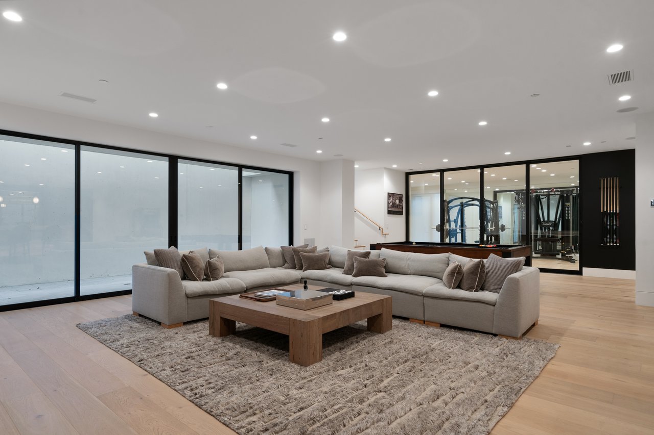 Sprawling Diamond