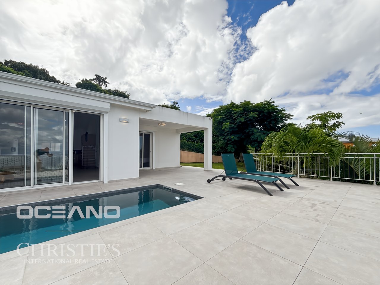 Villa with panoramic sea view