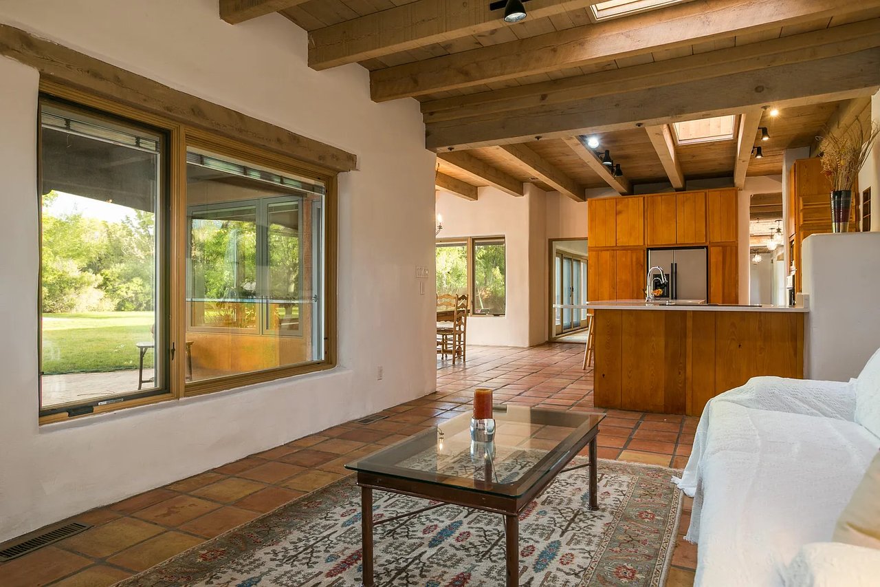 5910 Corrales Rd