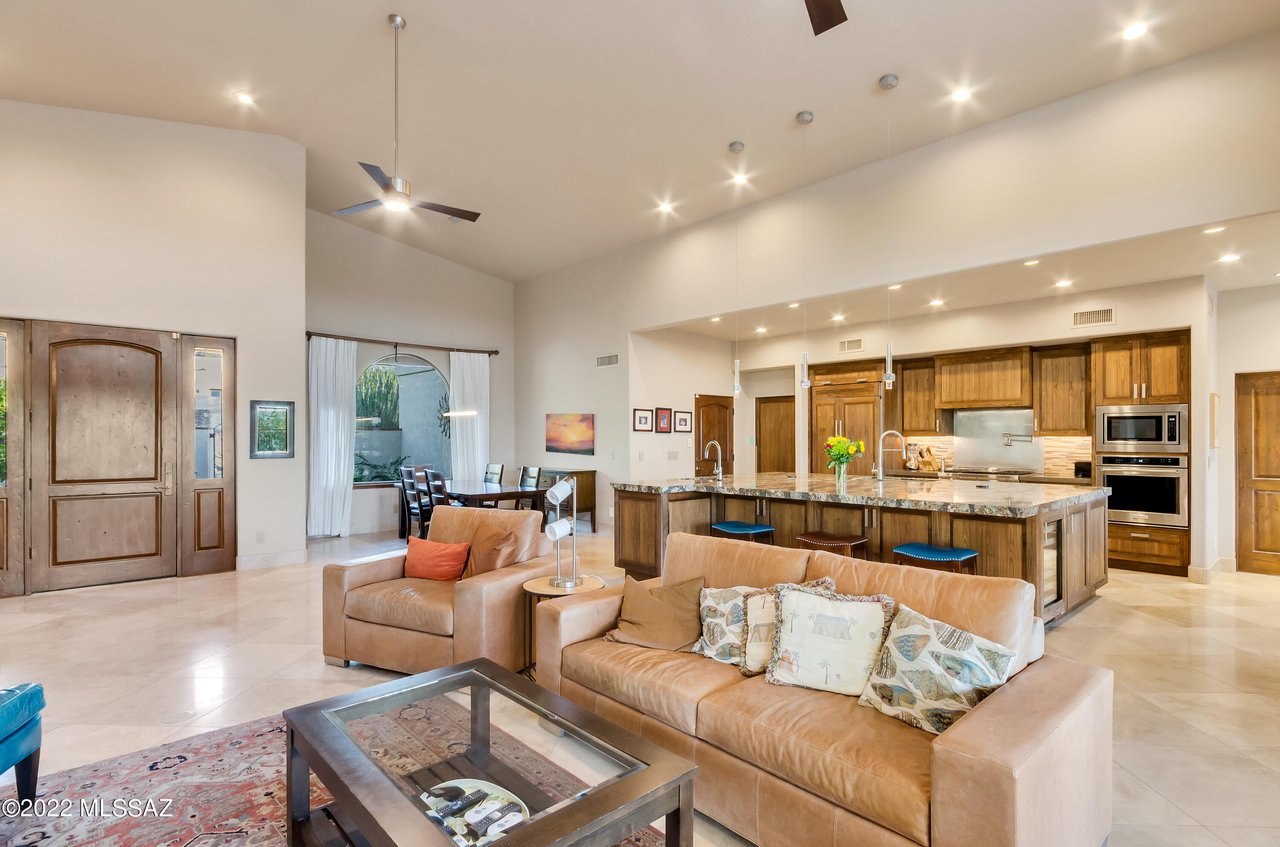 1931 E Buck Ridge Pl