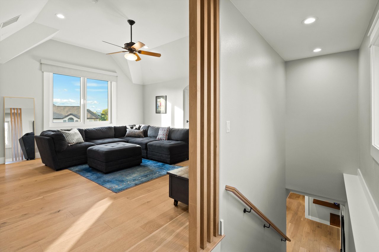 Gaming room/fourth living room