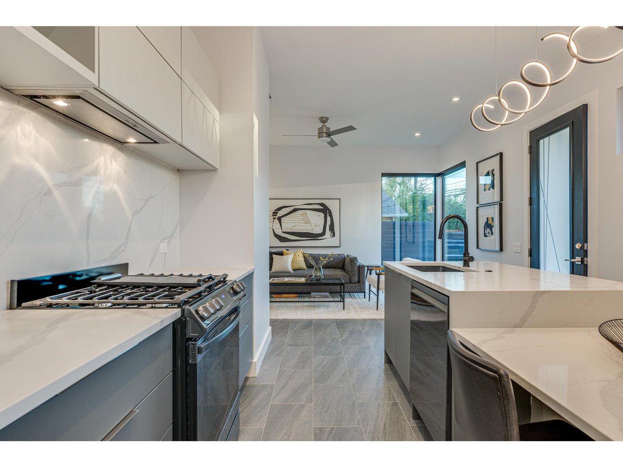 New Construction Luxury Lease in Central Austin with Guest House