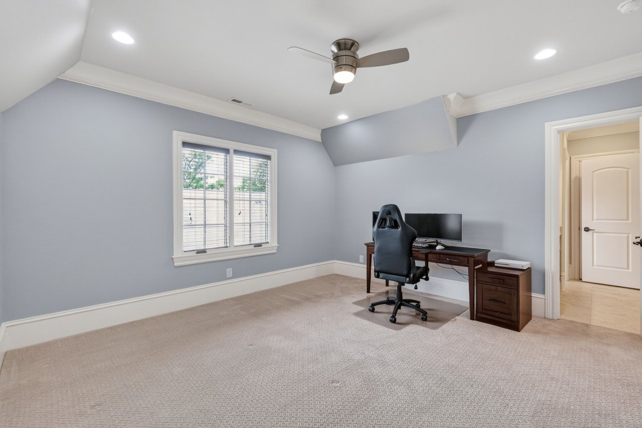 Private Exclusive Listing