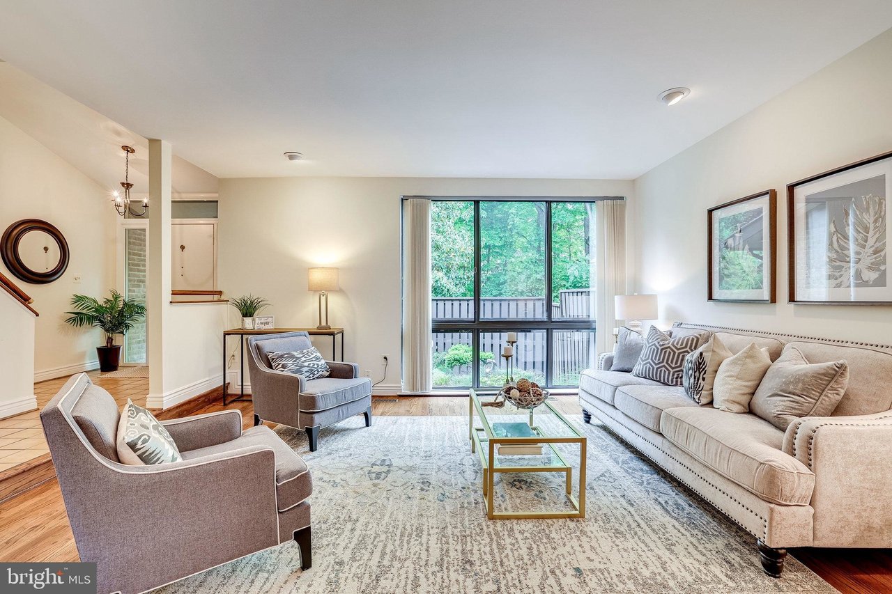 2024 Lakebreeze Way
