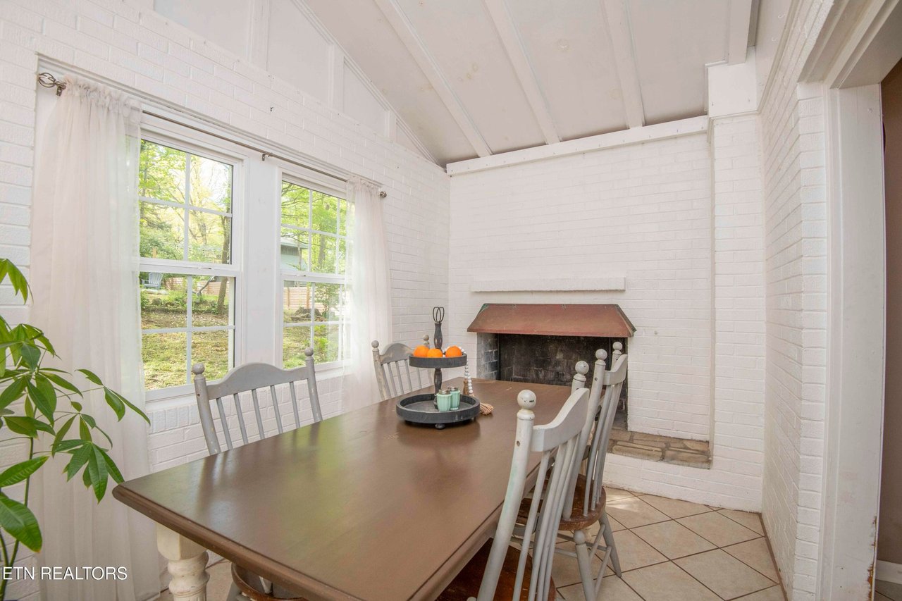1212 Pilleaux Dr