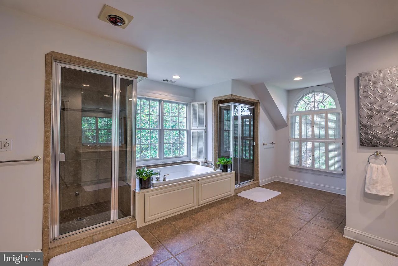 6 Rustic Dr