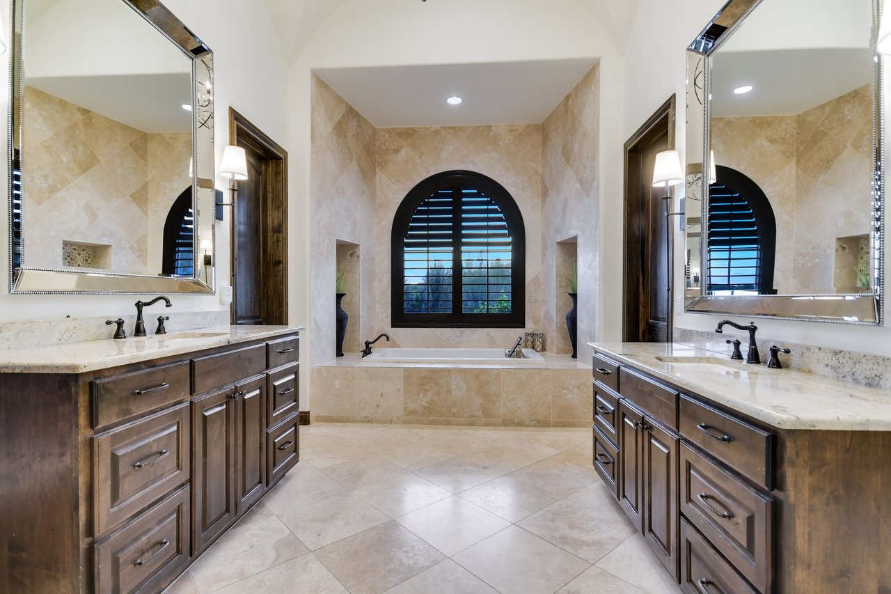 Executive Villa With Breathtaking Views