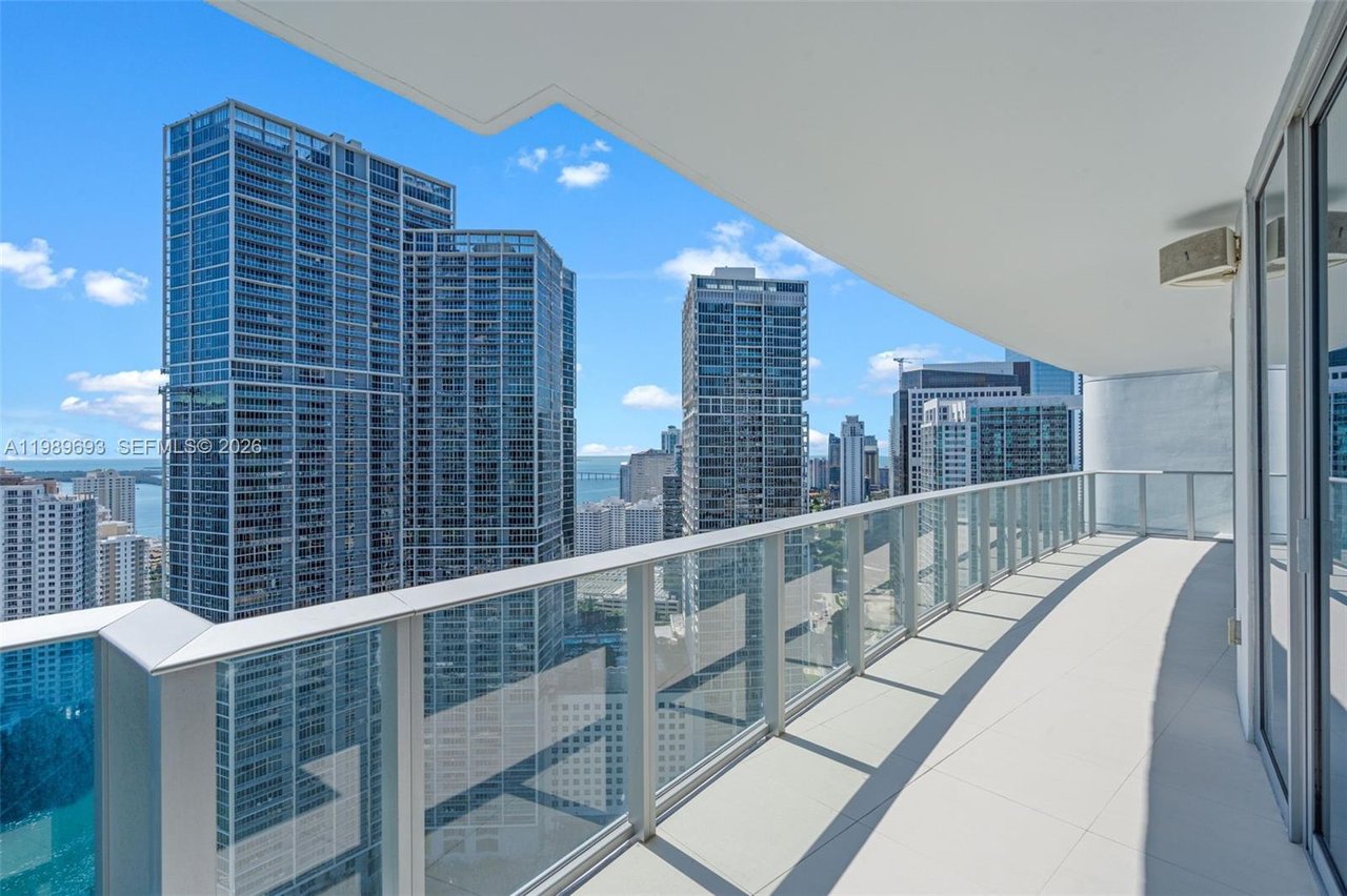 200-biscayne-blvd-way-3707-miami-condo-for-sale-miami-views