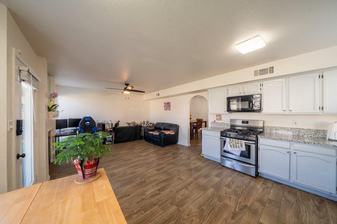 5620 Desert Creek Way