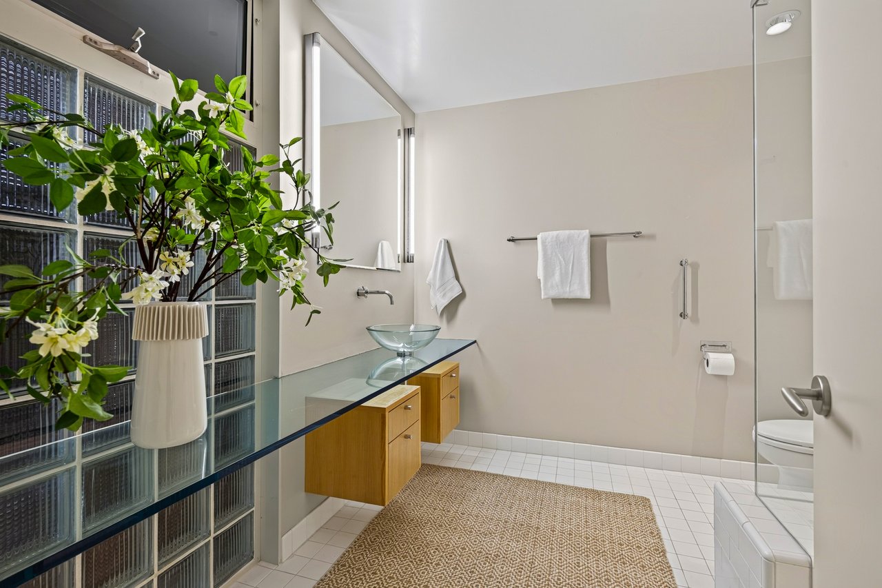 Dramatic Contemporary Architecture and Golden Gate Bridge Views