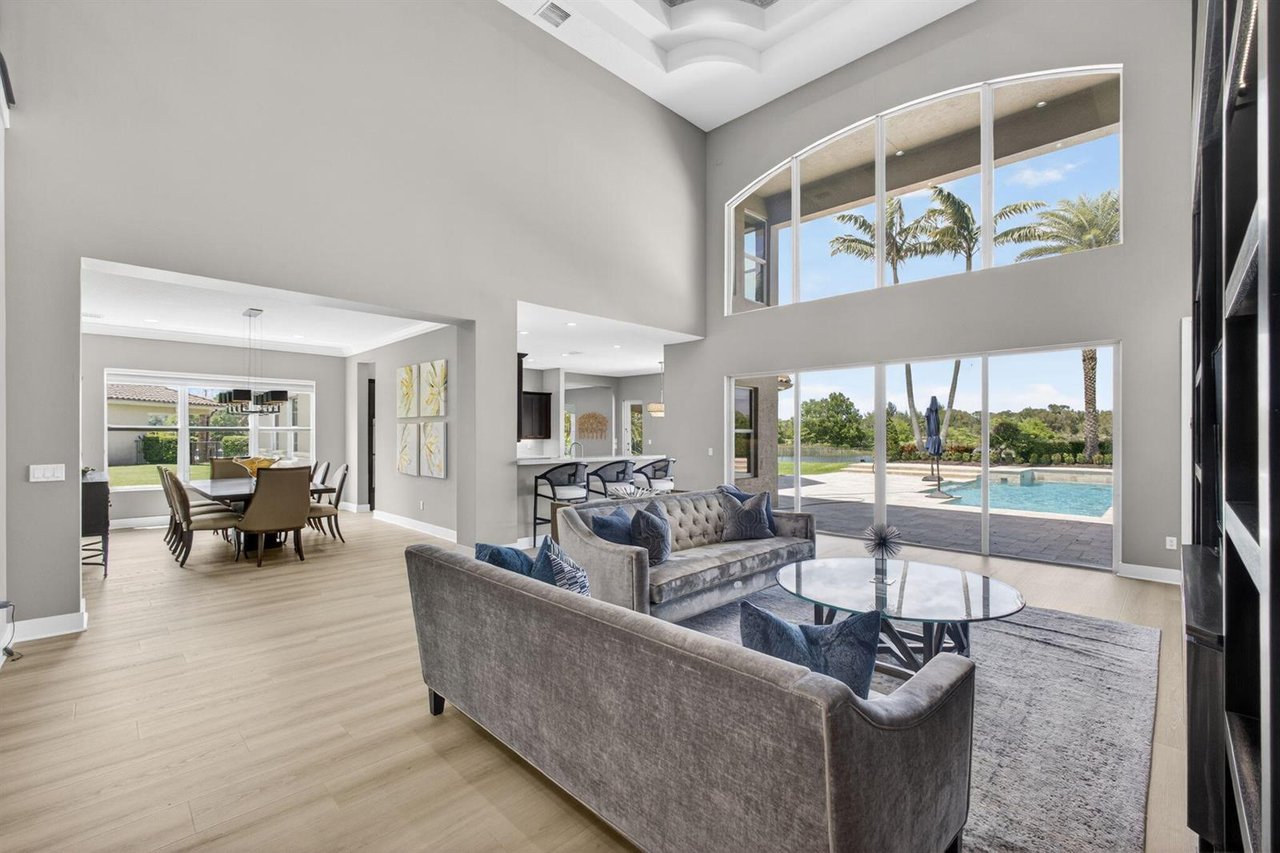 11135 Lynwood Palm Way