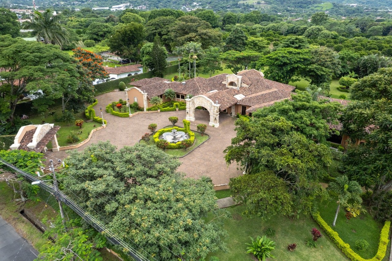 Single Level Luxury Home, Santa Ana, San Jose