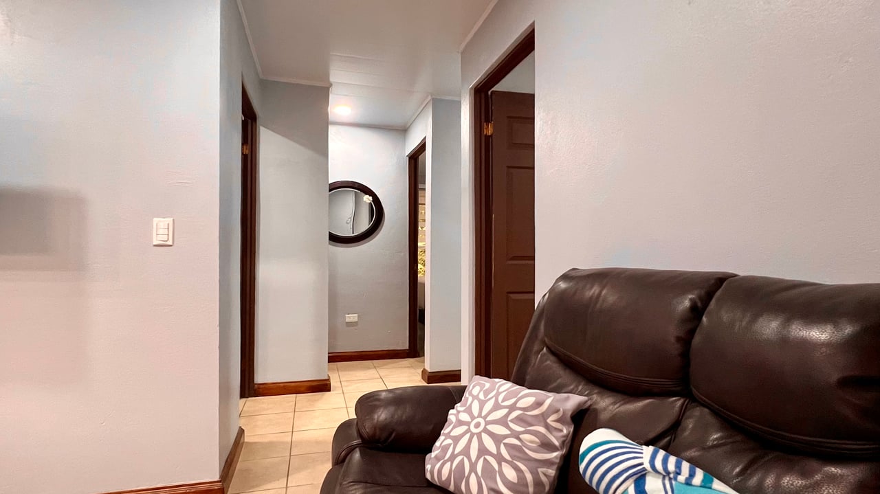 3-Bedroom Home with Large Pool and Garden in Bahía