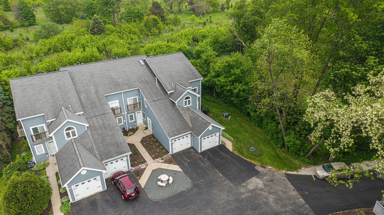 355 Havenwood Dr. Unit 8 Lake Geneva