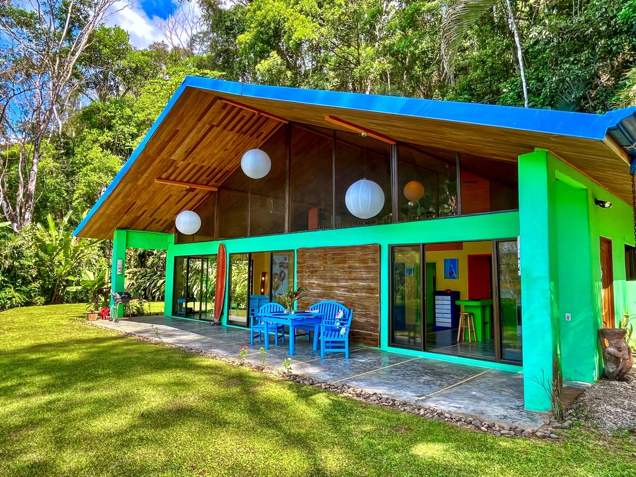 2.35 ACRES- 2 Bedroom Colorful Jungle Home With Ocean Views, Privacy, Room To Build More, Only 10 Min To Dominical!!!