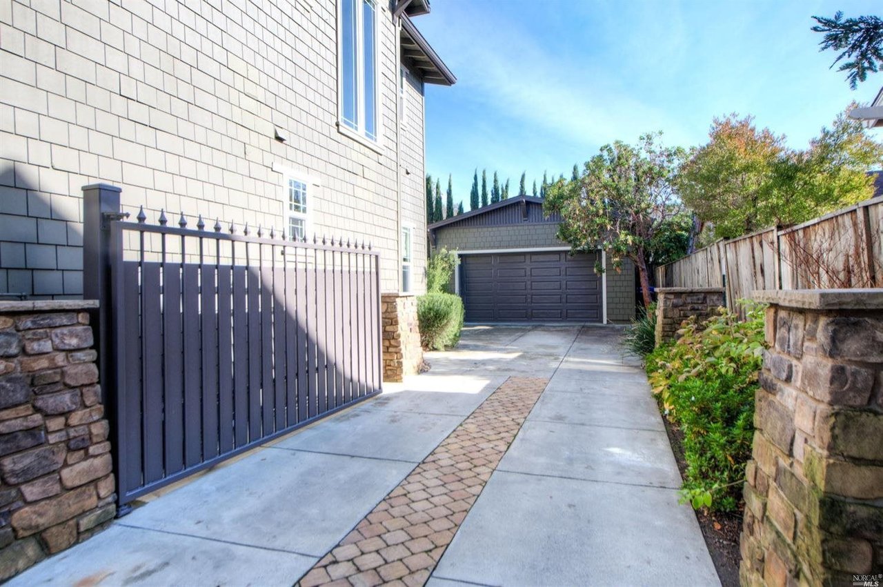 1168 Ingram Dr