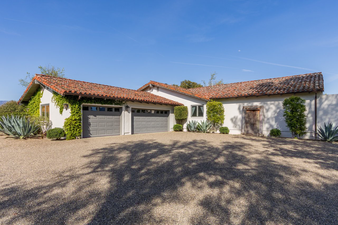 CONTEMPORARY HACIENDA with Privacy, Views, and Quality Craftsmanship