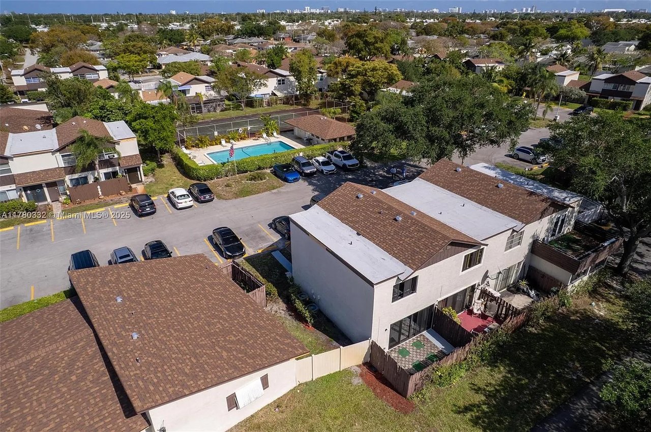 3200 NW 5th Ter Apt 33