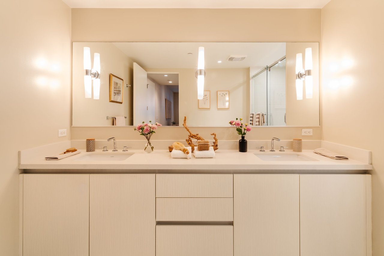 441 S Barrington Ave Unit: 109, Brentwood 