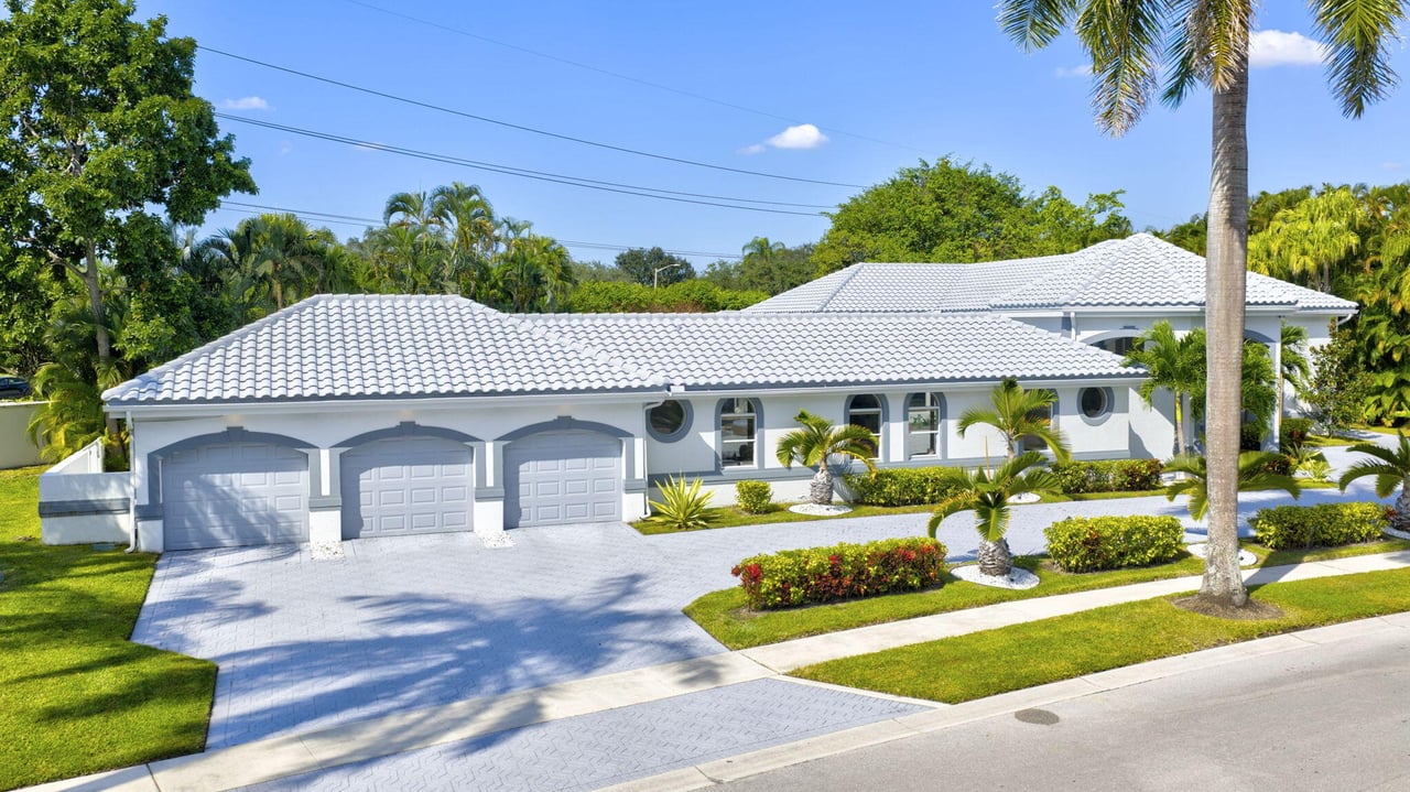 2673 NW 64th Boulevard