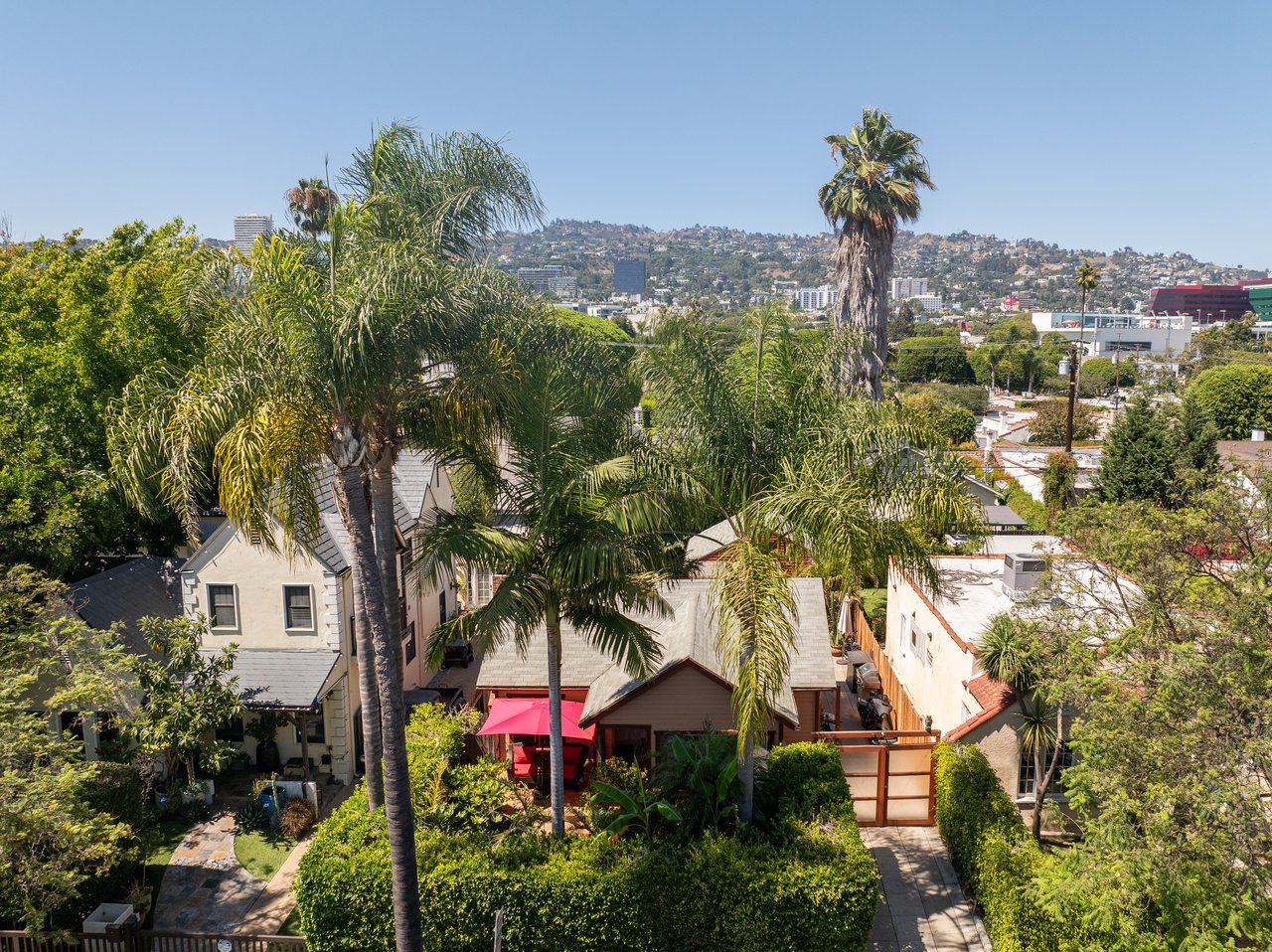 8921 Rosewood Ave, West Hollywood