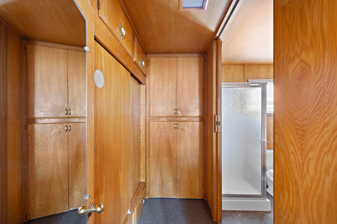 1880 N El Camino Real 38