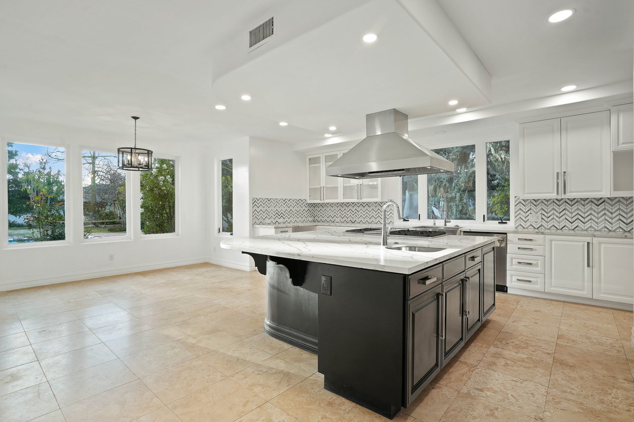5309 Louise Ave, Encino