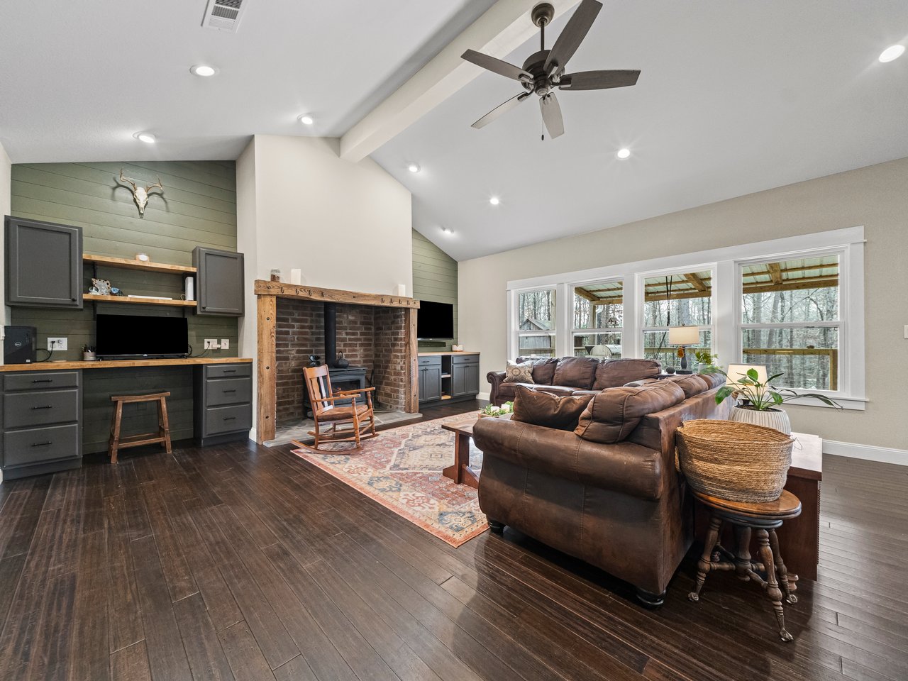 Thunder Mountain Homestead