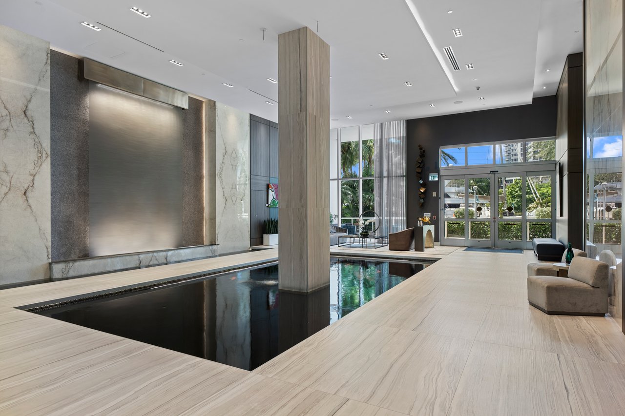 Las Olas River House