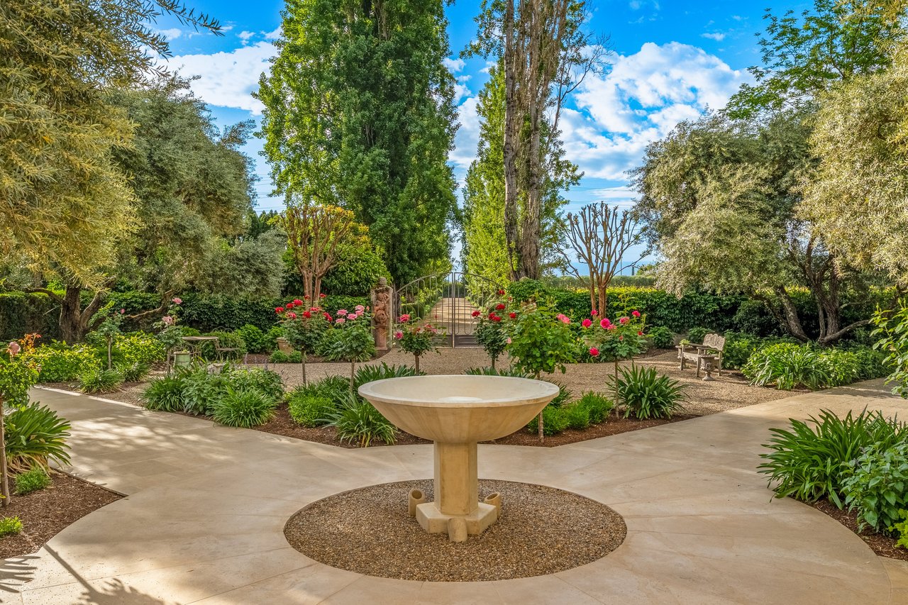 Mills Lane, St. Helena